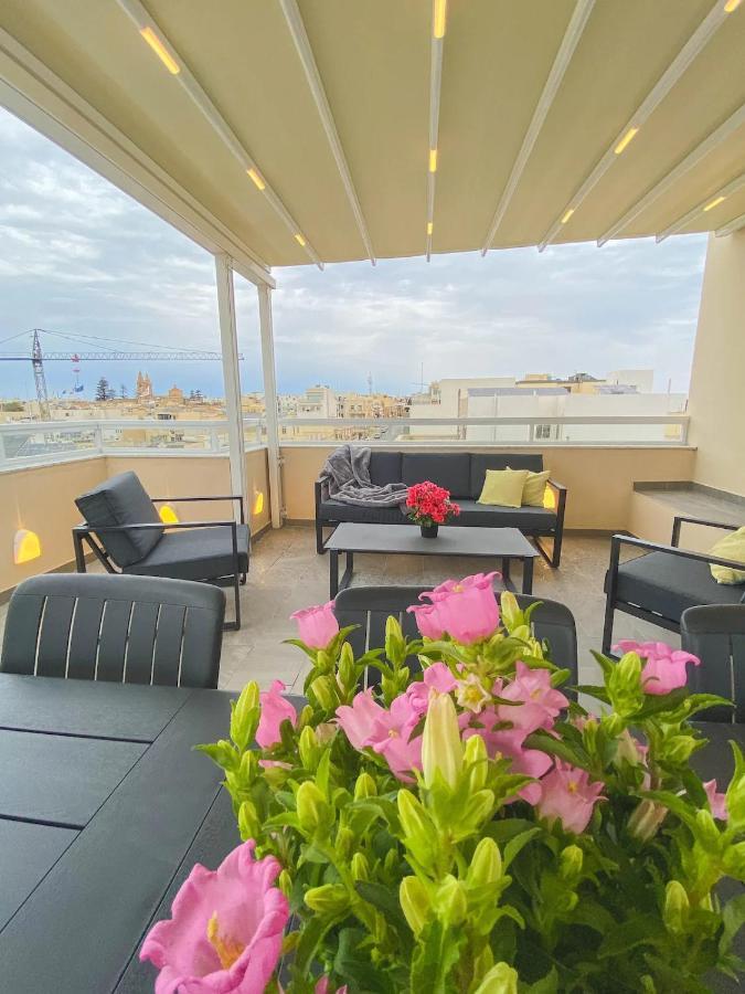 The Blue Mill Penthouse With Beautiful Views Apartment Naxxar Exterior photo